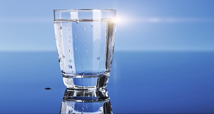 Колко вода да пием дневно?